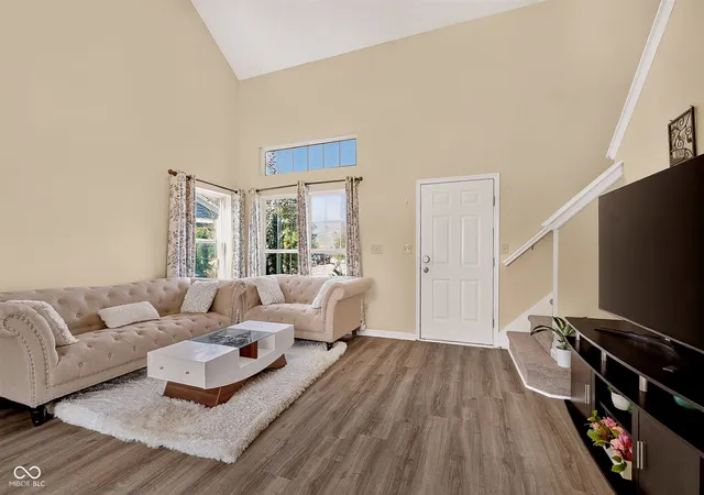 Photo 4 of Single family home for sale at 1893 Osman Dr, Avon, IN 46123 | MLS# 22112030 | Listing updated on 2026-10-08