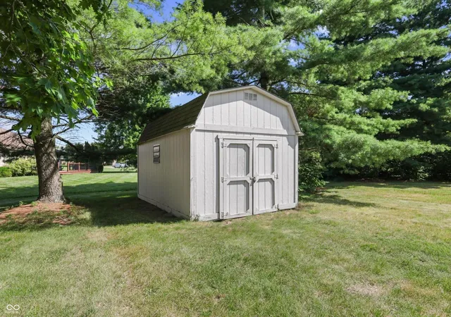 41st image of 5835 W Countryside Ct, New Palestine, IN 46163 | MLS# 22112043