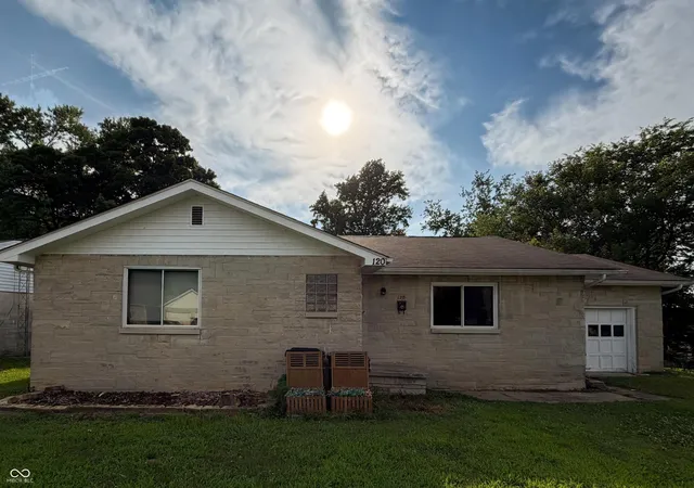 Homes for sale in Brownstown, IN | 120 S Francis St, Brownstown, IN 47220 | MLS# 22112045