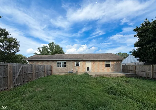 Homes for sale in Brownstown, IN | 120 S Francis St, Brownstown, IN 47220 | MLS# 22112045