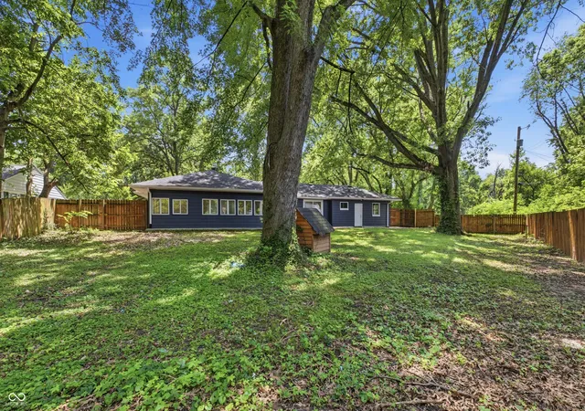 39th image of 2418 E 68th St, Indianapolis, IN 46220 | MLS# 22112052