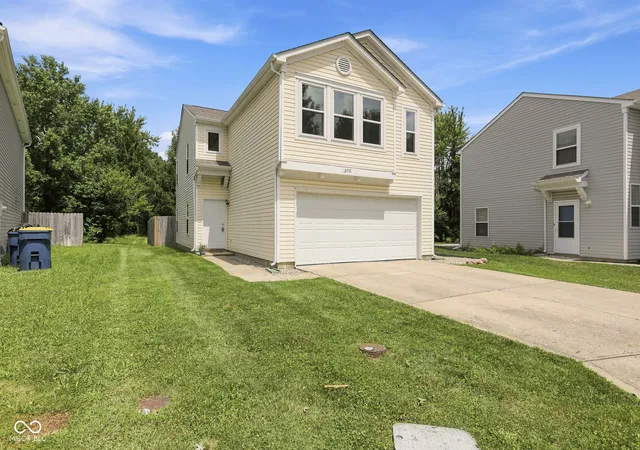 Homes for sale in Carmel, IN | 12748 Crescent Dr, Carmel, IN 46032 | MLS# 22112054
