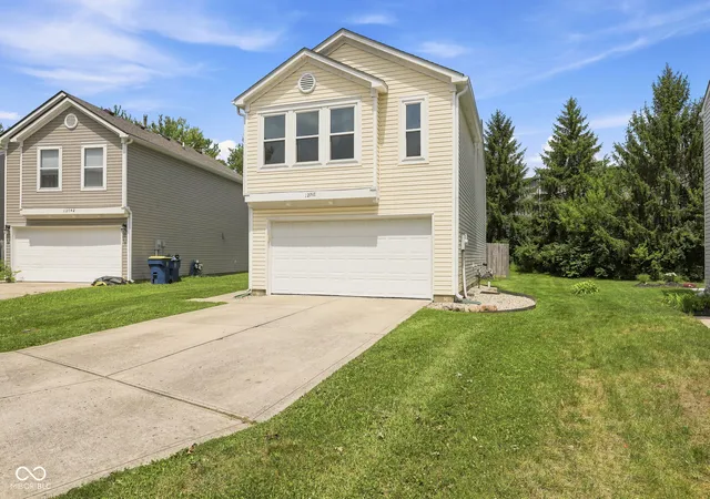 Homes for sale in Carmel, IN | 12748 Crescent Dr, Carmel, IN 46032 | MLS# 22112054