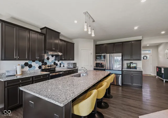 5th image of 16764 Ayshire Dr, Fishers, IN 46037 | MLS# 22112058