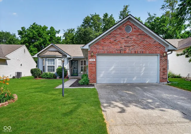 Homes for sale in Fishers, IN | 6128 White Birch Dr, Fishers, IN 46038 | MLS# 22112067