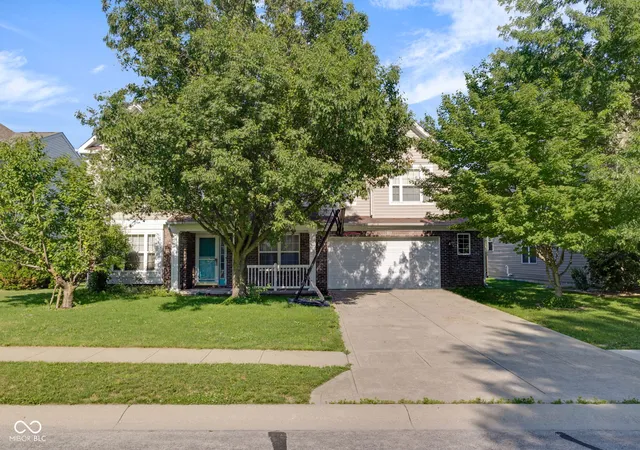 1st image of 6553 Hunters Rdg S, Zionsville, IN 46077 | MLS# 22112073
