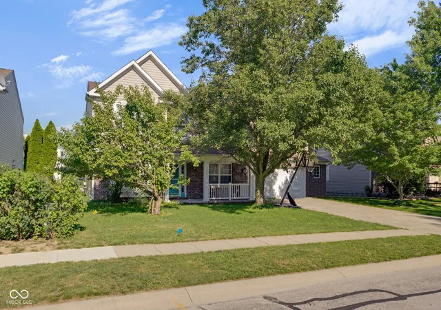 2nd image of 6553 Hunters Rdg S, Zionsville, IN 46077 | MLS# 22112073