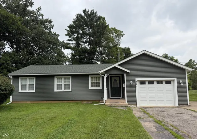 1st image of 621 Woodland Dr, Rockville, IN 47872 | MLS# 22112089
