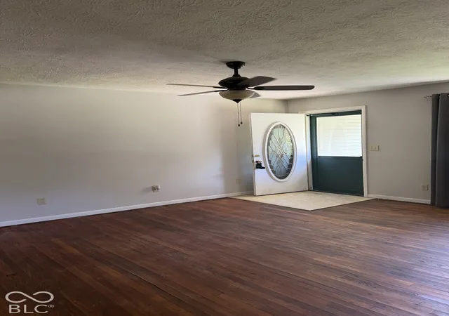 Photo 2 of Single family home for sale at 621 Woodland Dr, Rockville, IN 47872 | MLS# 22112089 | Listing updated on 2026-09-29