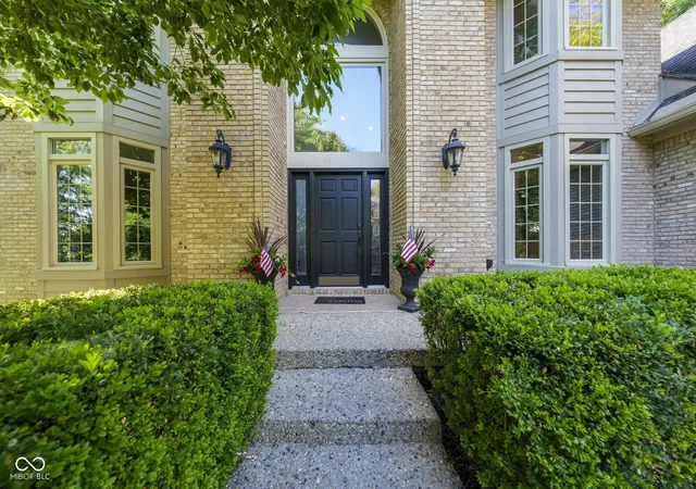 2nd image of 11217 Woods Bay Ln, Indianapolis, IN 46236 | MLS# 22112098
