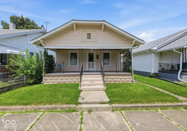 2nd image of 106 4th St, Shelbyville, IN 46176 | MLS# 22112104