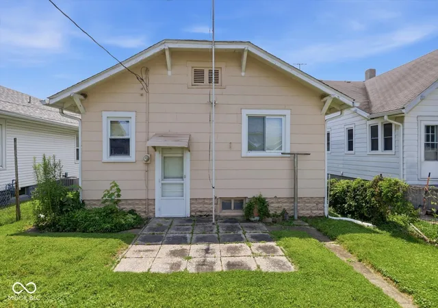 3rd image of 106 4Th St, Shelbyville, IN 46176 | MLS# 22112104