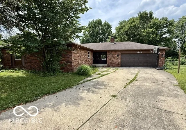 Homes for sale in Plainfield, IN | 1645 Sycamore Dr, Plainfield, IN 46168 | MLS# 22112116