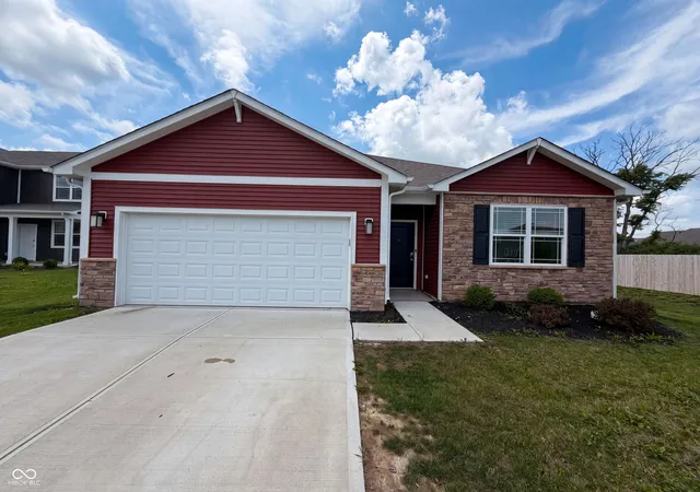 Homes for sale in Greenfield, IN | 1671 Fairmount Dr, Greenfield, IN 46140 | MLS# 22112118