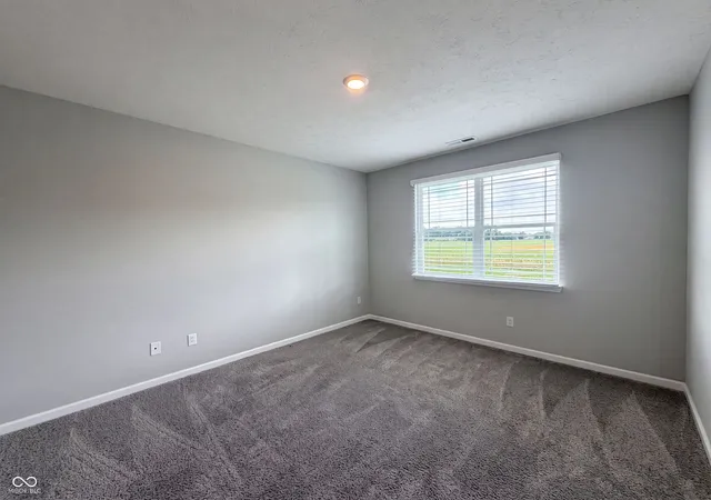 4th image of 1671 Fairmount Dr, Greenfield, IN 46140 | MLS# 22112118