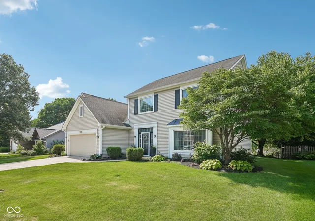 2nd image of 7591 Meadow Ridge Dr, Fishers, IN 46038 | MLS# 22112133
