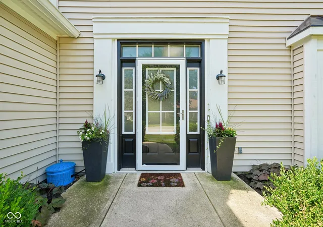3rd image of 7591 Meadow Ridge Dr, Fishers, IN 46038 | MLS# 22112133