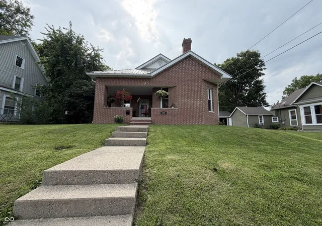 Photo 3 of Single family home for sale at 194 N Indiana St, Danville, IN 46122 | MLS# 22112147 | Listing updated on 2026-09-16