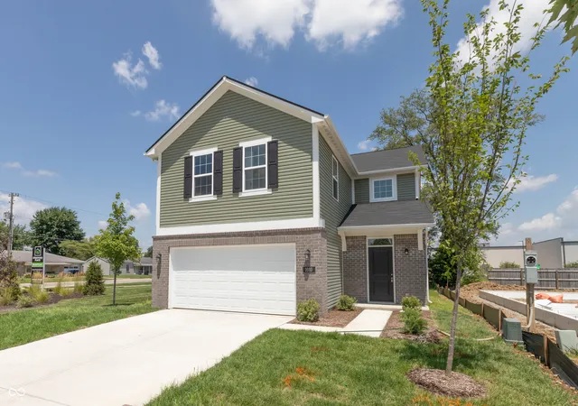 1st image of 1010 Stratford Ln, Shelbyville, IN 46176 | MLS# 22112157