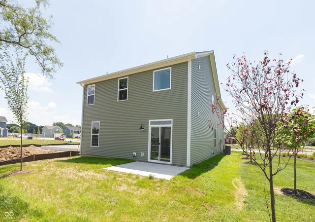 2nd image of 1010 Stratford Ln, Shelbyville, IN 46176 | MLS# 22112157