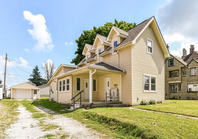 Homes for sale in Elwood, IN | 1612 N B St, Elwood, IN 46036 | MLS# 22112162