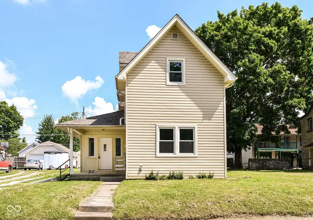 Homes for sale in Elwood, IN | 1612 N B St, Elwood, IN 46036 | MLS# 22112162