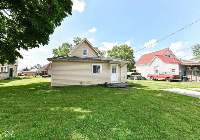Homes for sale in Elwood, IN | 1612 N B St, Elwood, IN 46036 | MLS# 22112162