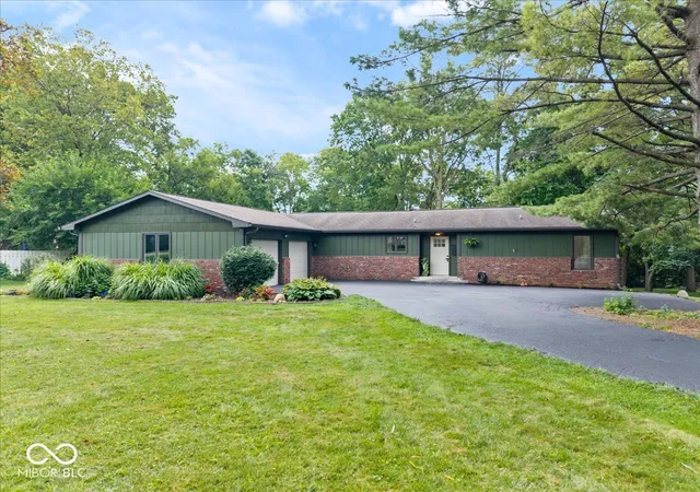 2nd image of 13217 Highland Springs Dr E, Mc Cordsville, IN 46055 | MLS# 22112164