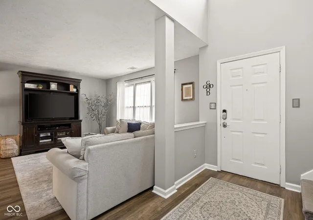 Photo 3 of Sale Pending at 14568 Cherry Ridge Rd, Carmel, IN 46033 | MLS# 22112167 | Listing updated on 2026-08-28
