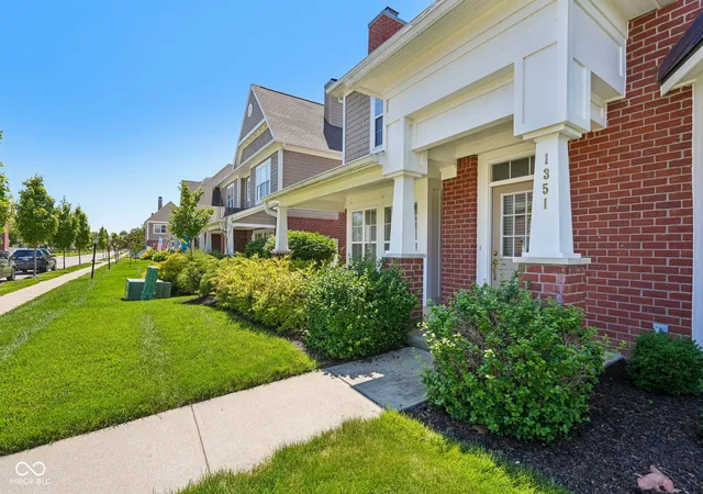 2nd image of 1351 Middlebury Dr, Westfield, IN 46074 | MLS# 22112183