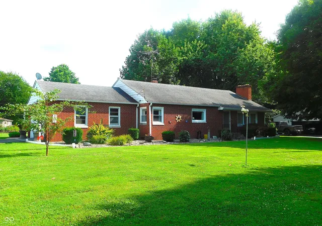 1st image of 907 E Hillside Dr S, Greensburg, IN 47240 | MLS# 22112213