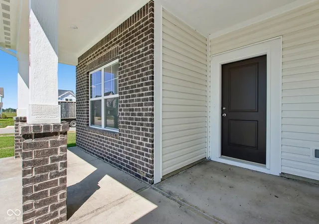 Photo 4 of Single family home for sale at 6614 W Whispering Way, Greenfield, IN 46140 | MLS# 22112219 | Listing updated on 2026-10-06