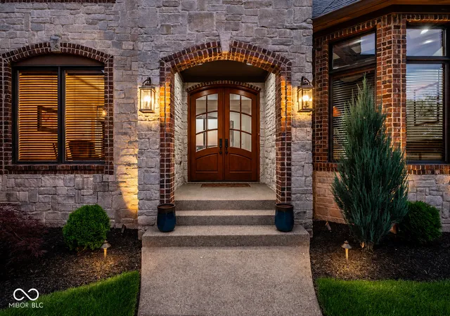 2nd image of 16437 Shore Oaks, Noblesville, IN 46060 | MLS# 22112261