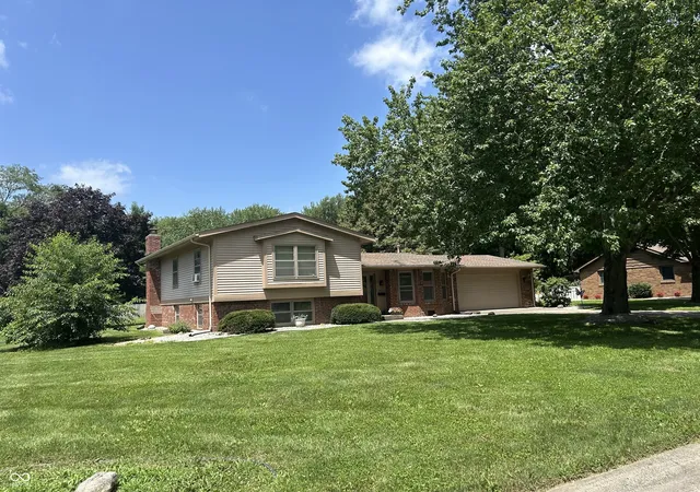 1st image of 601 Woodmere Dr, Anderson, IN 46011 | MLS# 22112264