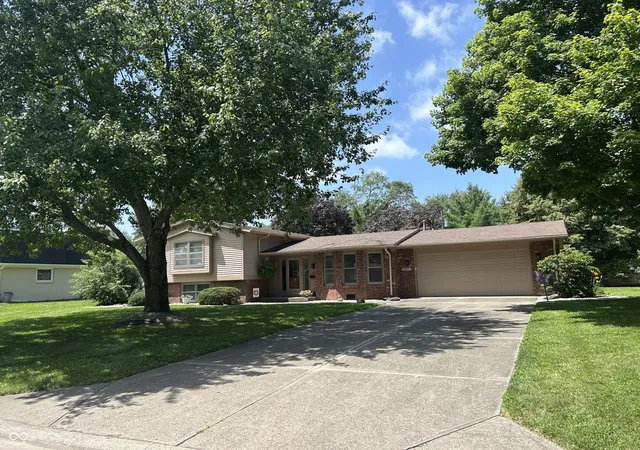 2nd image of 601 Woodmere Dr, Anderson, IN 46011 | MLS# 22112264