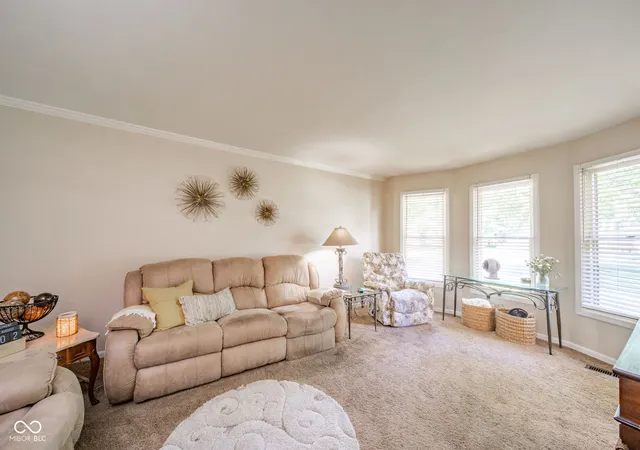 Photo 3 of Single family home for sale at 601 Woodmere Dr, Anderson, IN 46011 | MLS# 22112264 | Listing updated on 2026-09-30