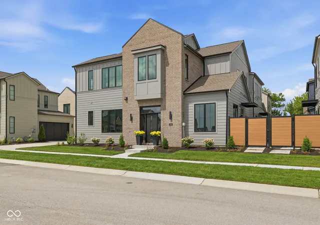 3rd image of 1674 Coach Dr, Westfield, IN 46074 | MLS# 22112270
