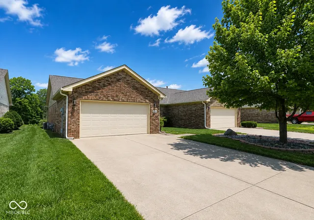 2nd image of 3704 S Cedar Cove Ct #6, New Palestine, IN 46163 | MLS# 22112302