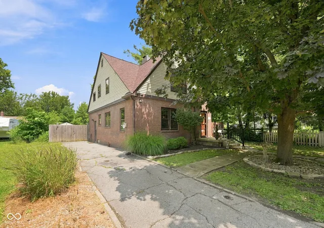 3rd image of 5728 E Rawles Ave E, Indianapolis, IN 46219 | MLS# 22112334