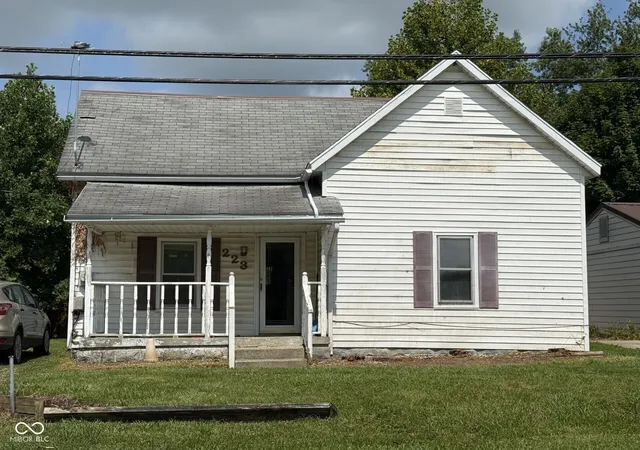 1st image of 223 N Knightstown Rd, Shelbyville, IN 46176 | MLS# 22112338