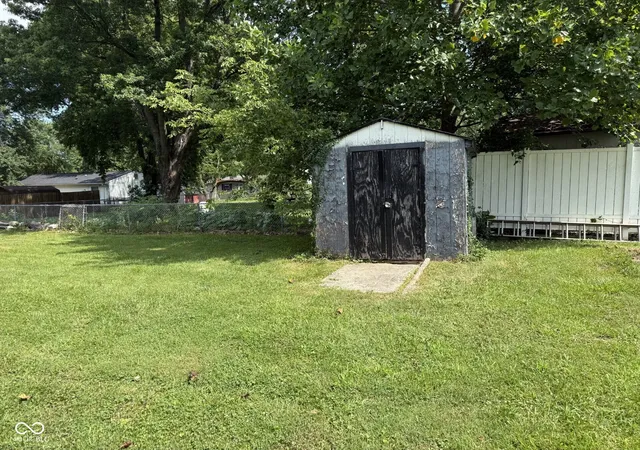 18th image of 223 N Knightstown Rd, Shelbyville, IN 46176 | MLS# 22112338