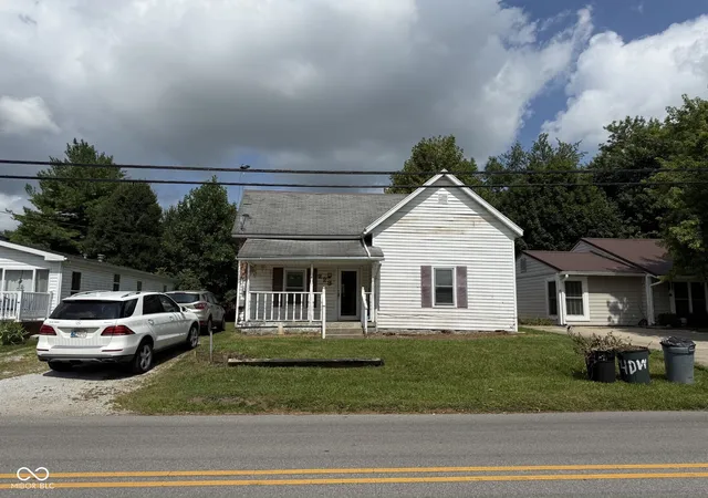 2nd image of 223 N Knightstown Rd, Shelbyville, IN 46176 | MLS# 22112338