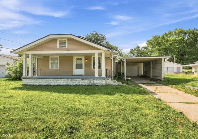 1st image of 217 Ringwood Wy, Anderson, IN 46013 | MLS# 22112345