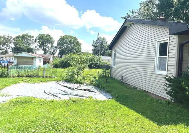 Photo 3 of Single family home for sale at 1919 Spang Ave, Terre Haute, IN 47805 | MLS# 22112359 | Listing updated on 2026-09-15