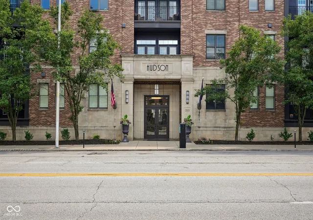Photo 1 of Condo for sale at 355 E Ohio St #223, Indianapolis, IN 46204 | MLS# 22112360 | Listing updated on 2026-09-04