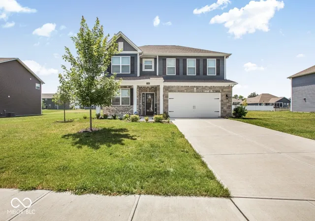 Homes for sale in Plainfield, IN | 2368 Pine Valley Dr, Plainfield, IN 46168 | MLS# 22112365