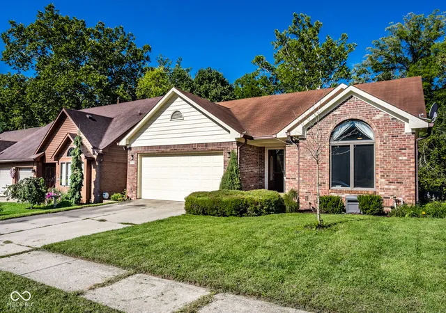 Photo 1 of Single family home for sale at 3360 Fox Orchard Cir, Indianapolis, IN 46214 | MLS# 22112392 | Listing updated on 2026-10-01