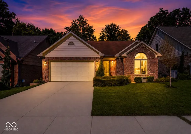 Photo 2 of Single family home for sale at 3360 Fox Orchard Cir, Indianapolis, IN 46214 | MLS# 22112392 | Listing updated on 2026-10-01