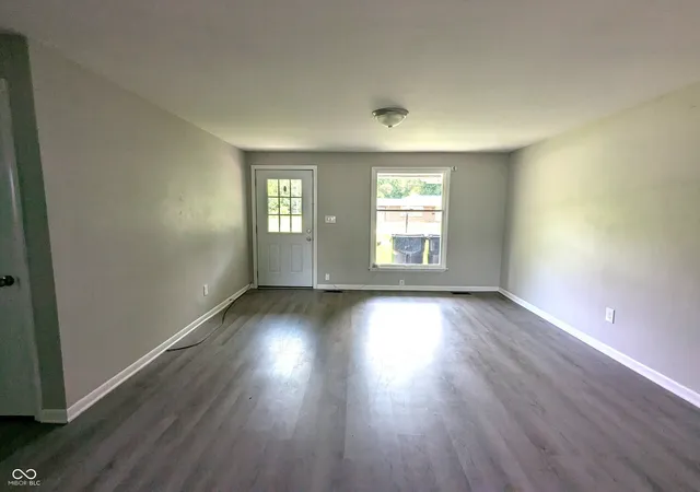 3rd image of 6733 S Cross St, Pendleton, IN 46064 | MLS# 22112403