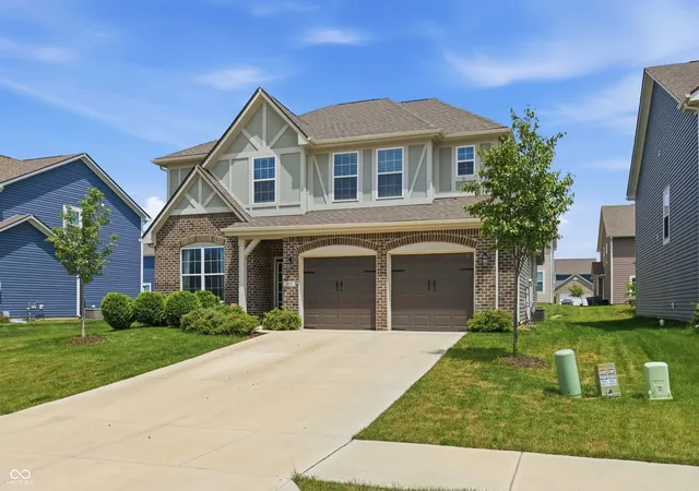 Photo 3 of Single family home for sale at 5693 Terracotta Tr, Mc Cordsville, IN 46055 | MLS# 22112405 | Listing updated on 2026-09-29